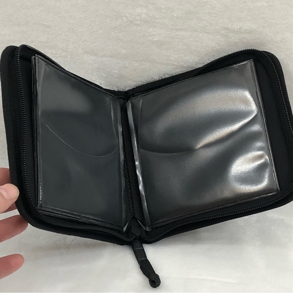 Case Logic CD DVD Holder Travel Storage Wallet Black 12 Discs DVW12 Video Games. - Picture 5 of 11